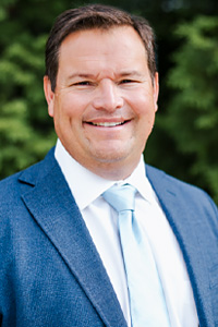 Headshot of Matthew Alvarez