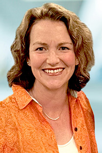 Headshot of Elizabeth Pesek
