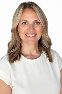 Headshot of Amanda Bradshaw