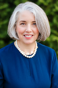 Headshot of Lindsay Gray
